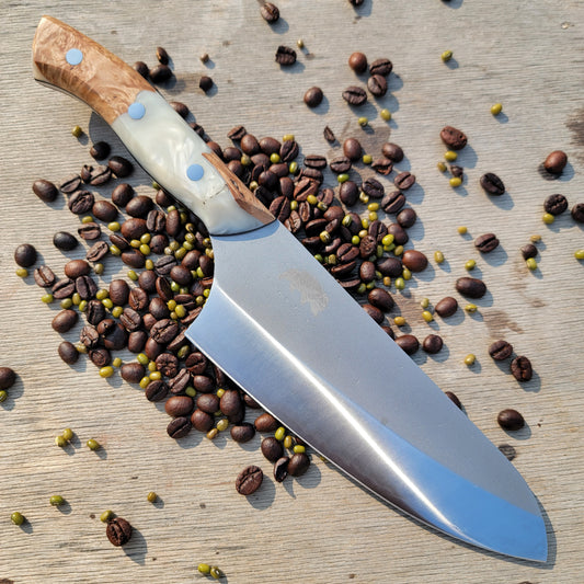 Wombat with "Misty White" handle