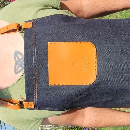 Denim Apron (light brown leather pocket)