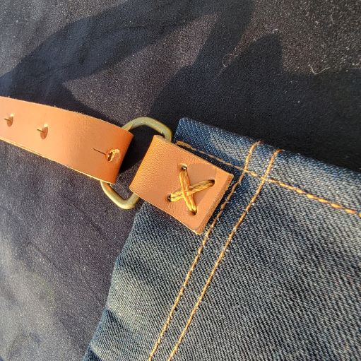 Denim Apron (light brown leather pocket)