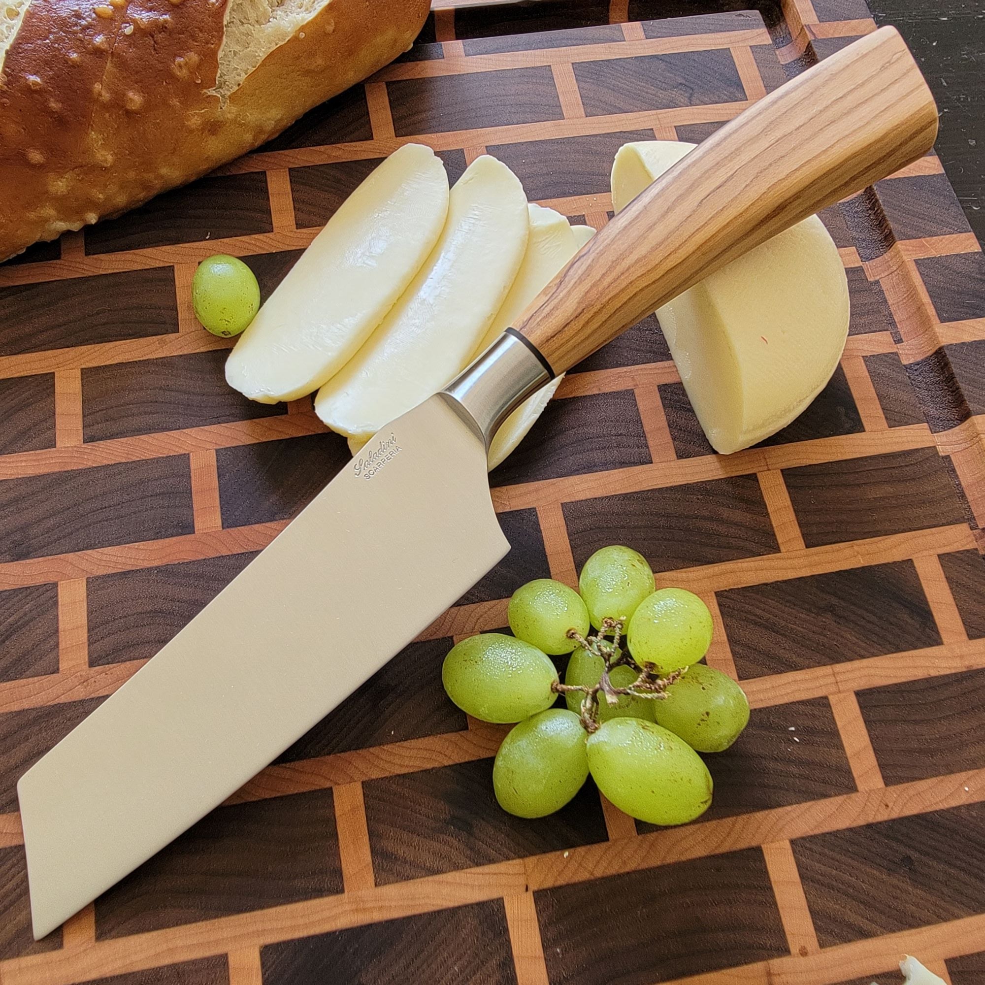 Set of 4 large cheese knives