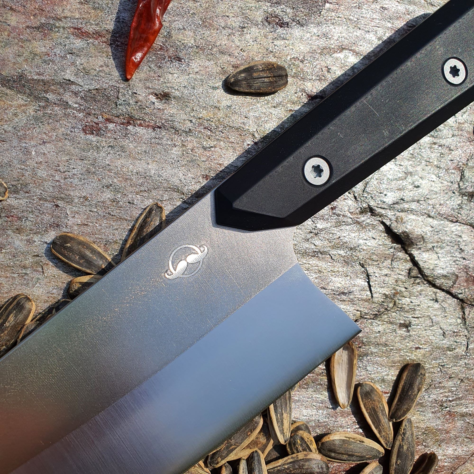 Moustache (J handle - black)