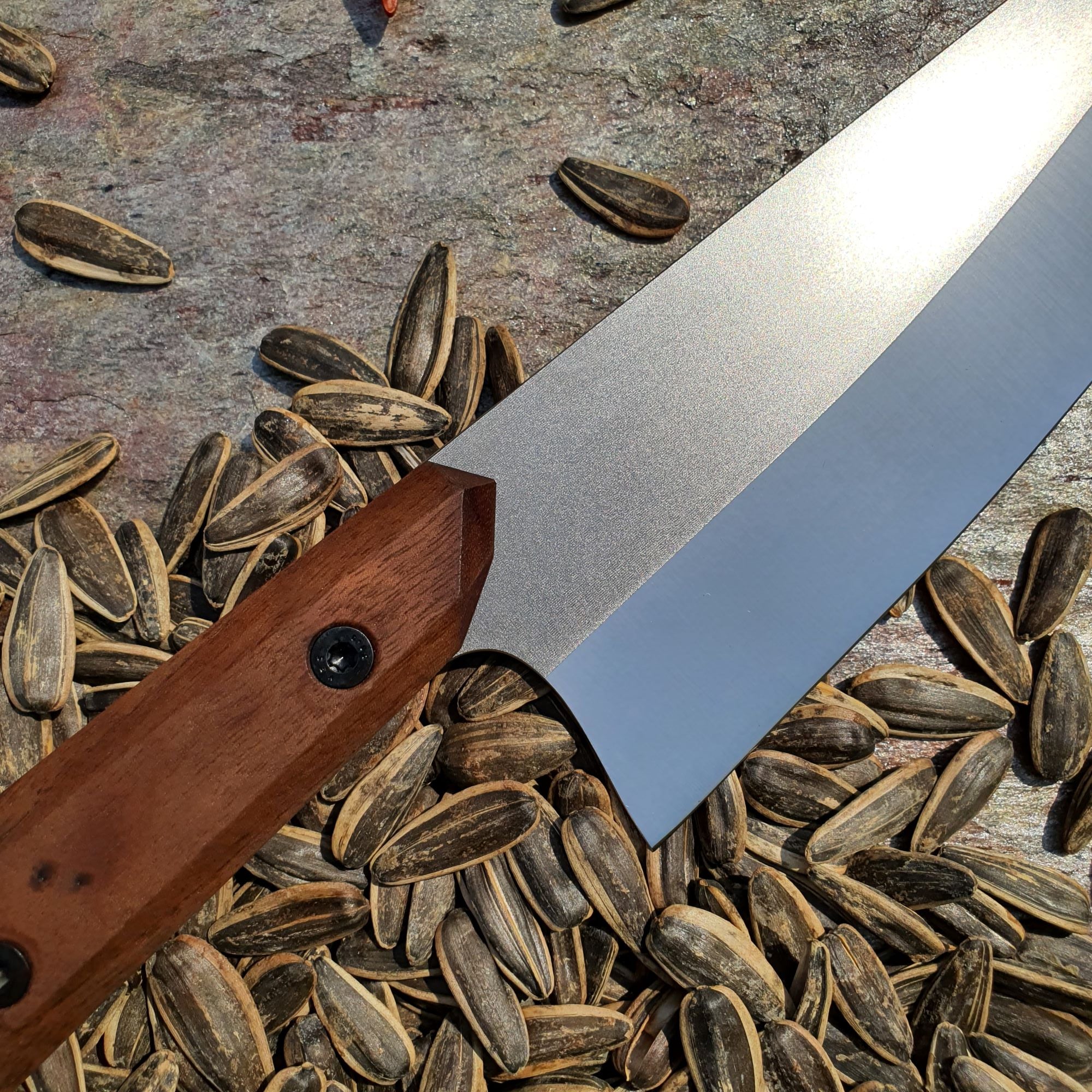 Moustache (J handle - American walnut)