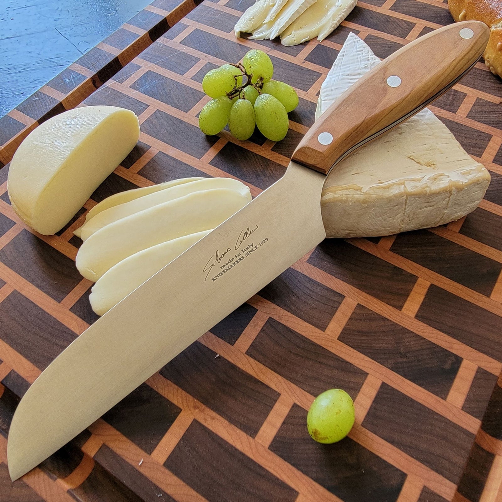 Cheese knife for semi soft cheese