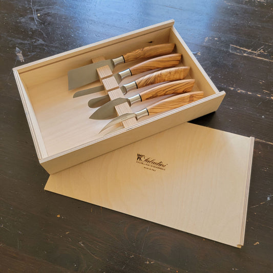 Set of 5 small cheese knives